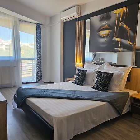 Theline Hotel Букурещ Екстериор снимка