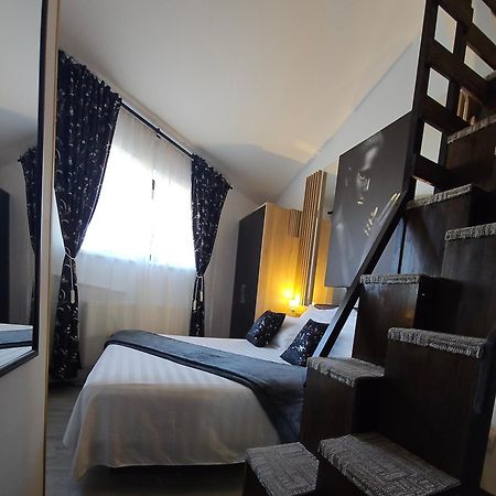 Theline Hotel Букурещ Екстериор снимка