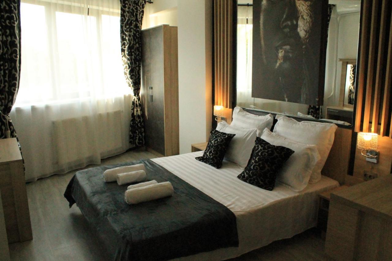 Theline Hotel Букурещ Екстериор снимка