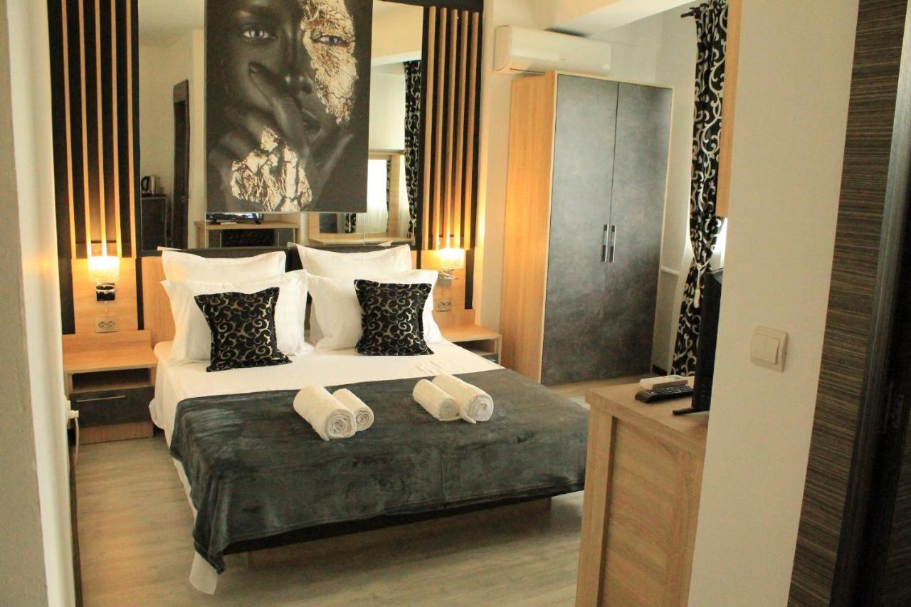 Theline Hotel Букурещ Екстериор снимка