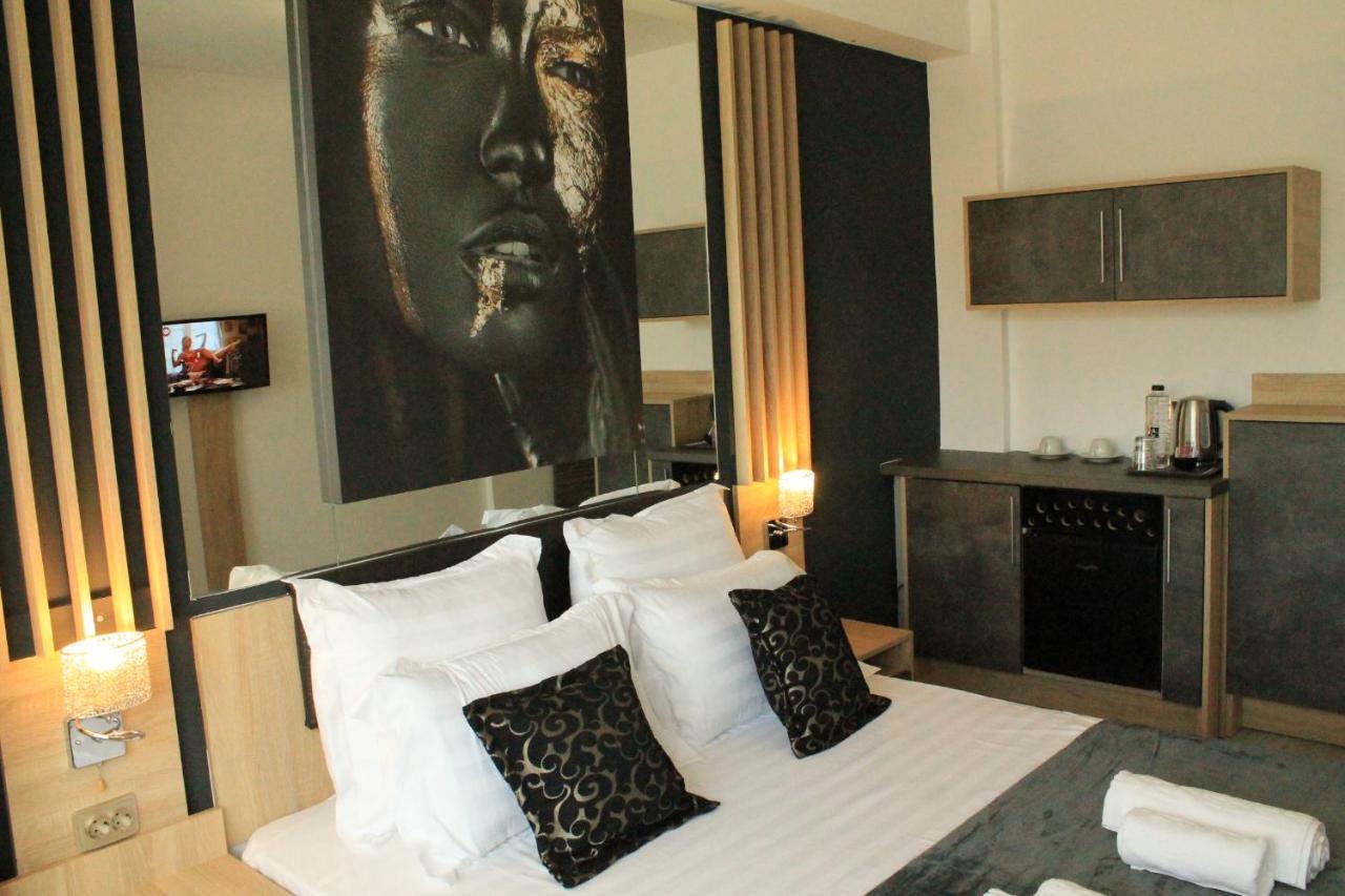Theline Hotel Букурещ Екстериор снимка