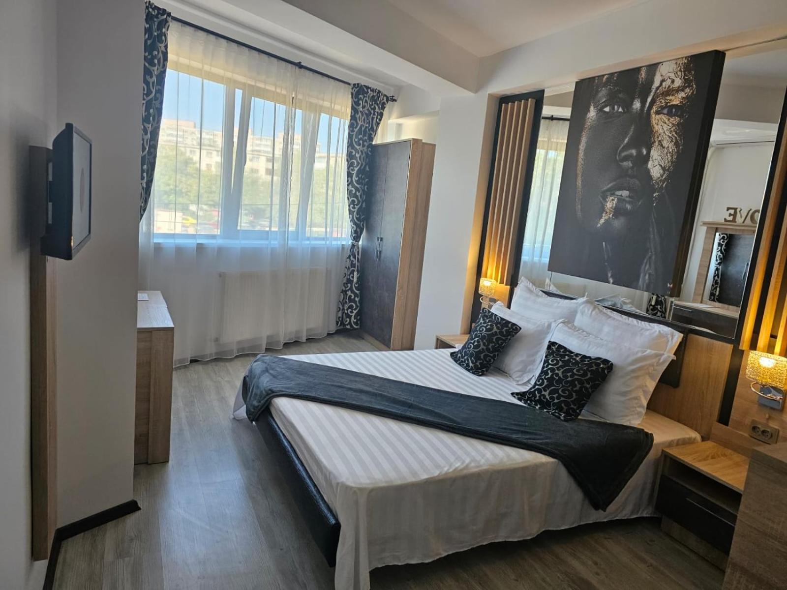 Theline Hotel Букурещ Екстериор снимка