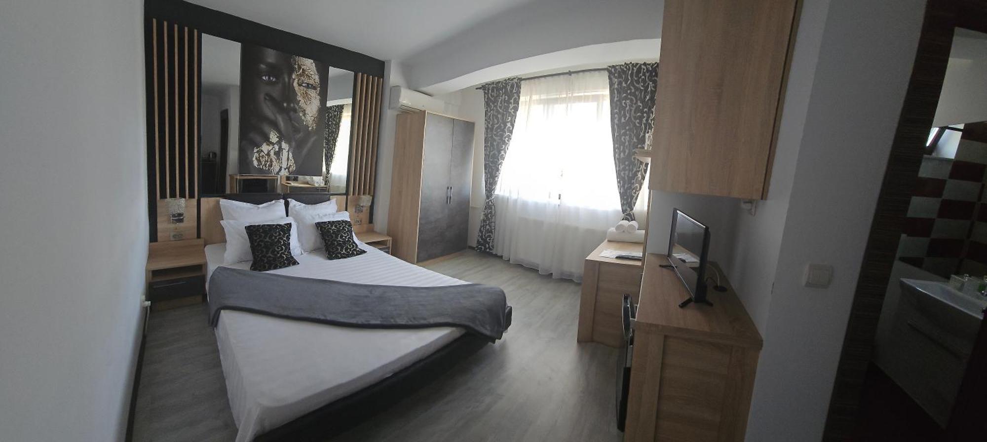 Theline Hotel Букурещ Екстериор снимка