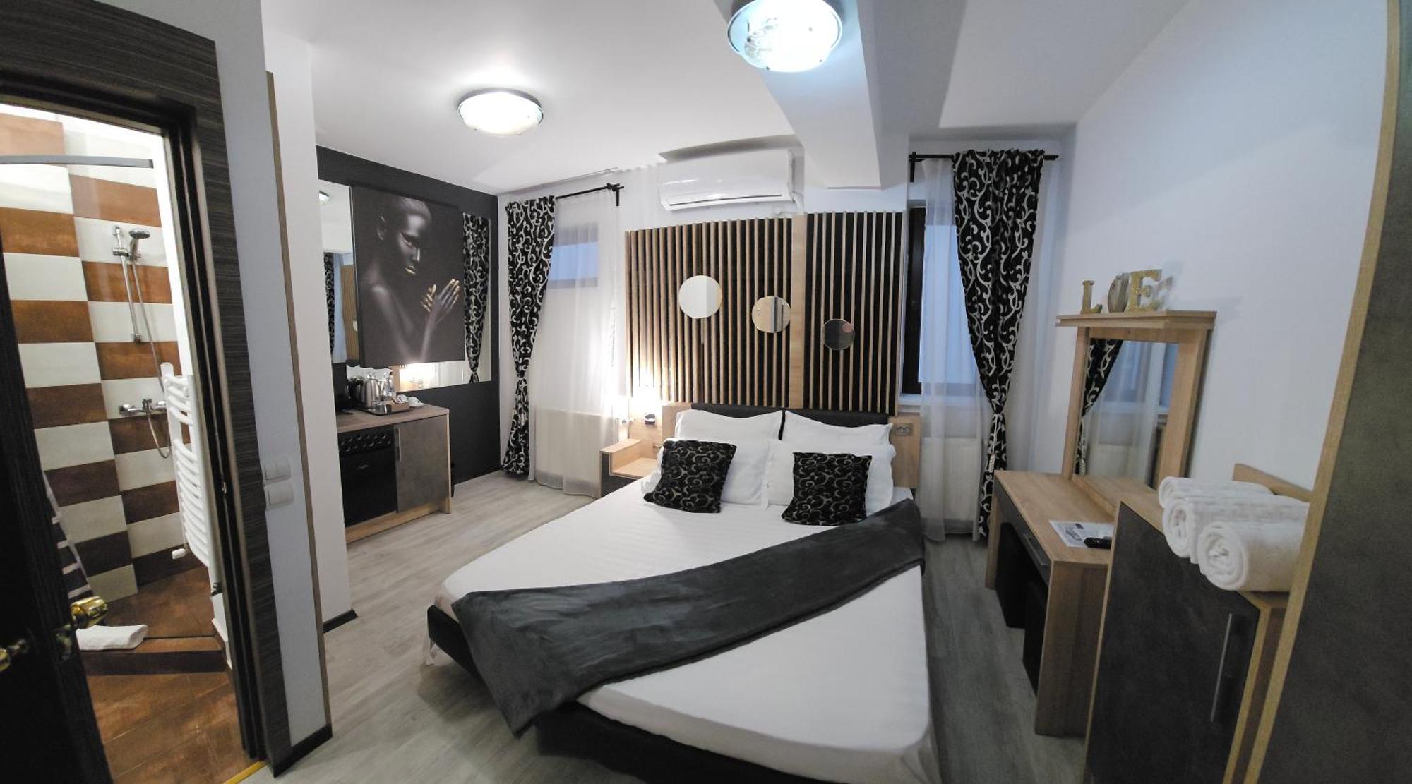 Theline Hotel Букурещ Екстериор снимка