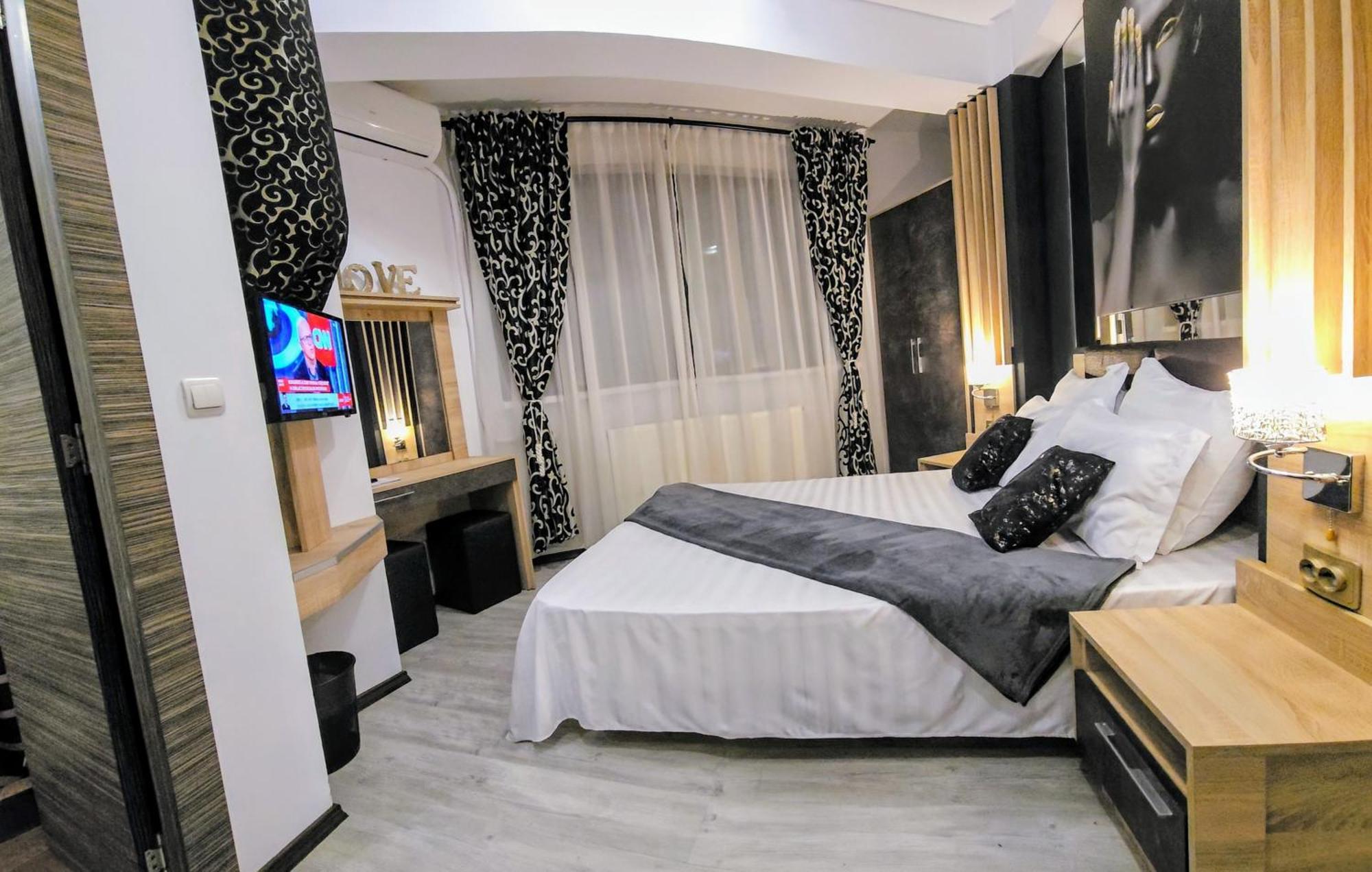 Theline Hotel Букурещ Екстериор снимка