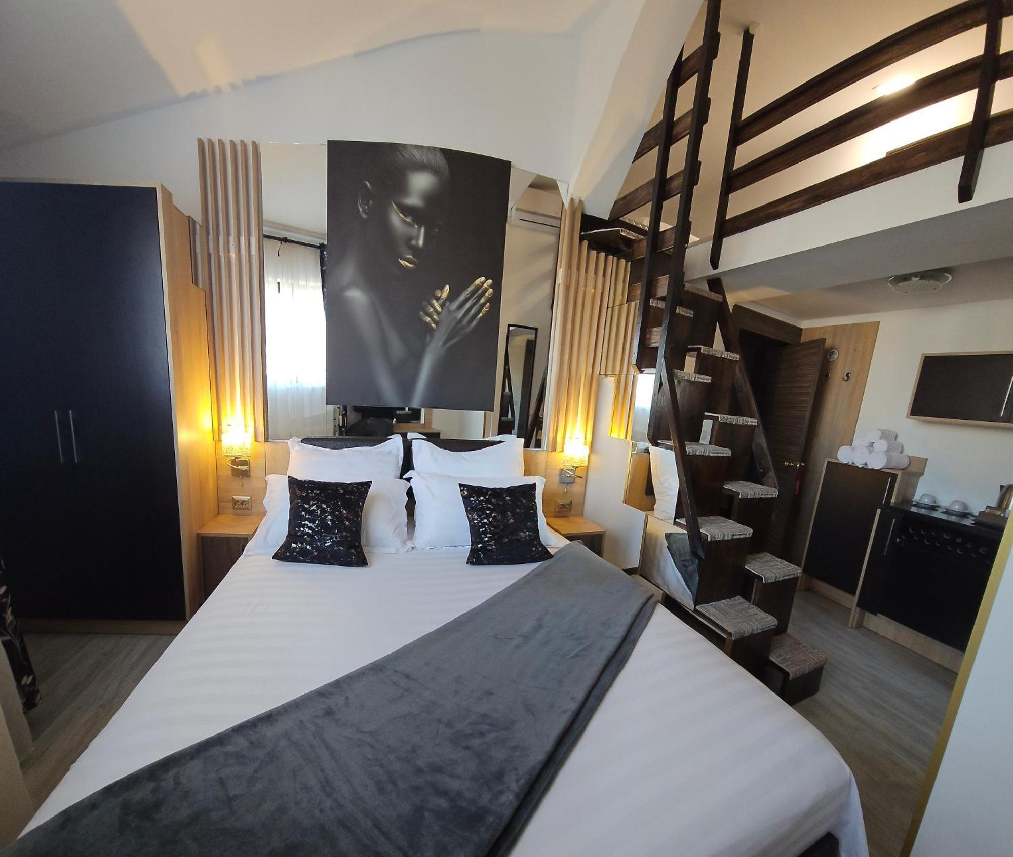 Theline Hotel Букурещ Екстериор снимка